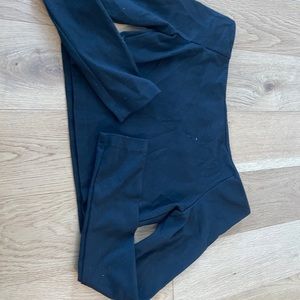 BLACK OFF SHOULDER CROP